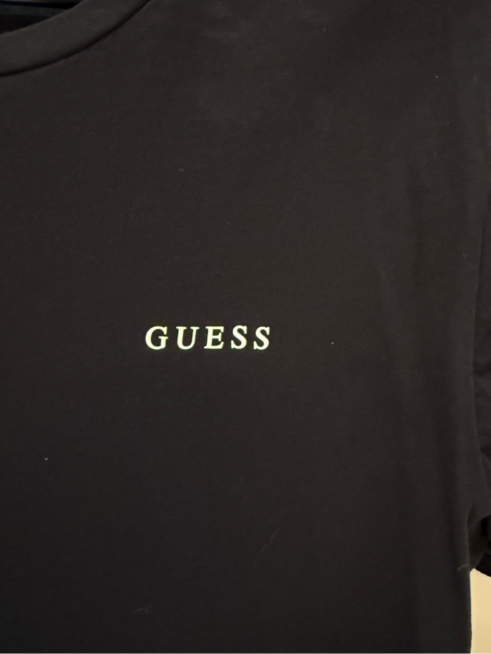 GUESS Men’s Black Short-Sleeve Logo Tee - Picture 3 of 5